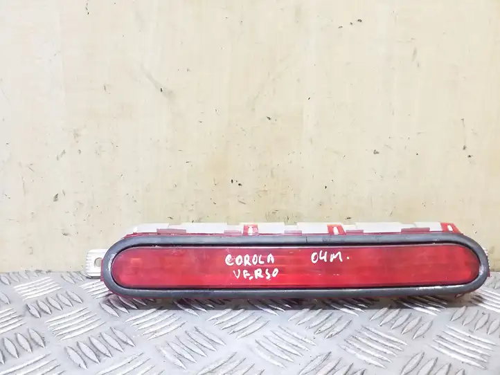 Toyota Corolla Verso AR10 (2004 - 2009) Дополнительный стоп фонарь — фото 1