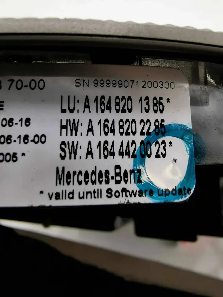 Mercedes-Benz ML W164 (2005 - 2011) A1648202285 Передняя подсветка — фото 2