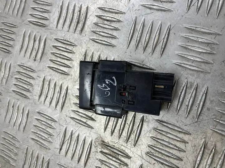 Toyota Corolla Verso AR10 (2004 - 2009) 153635 Кнопка кондиционера — фото 4