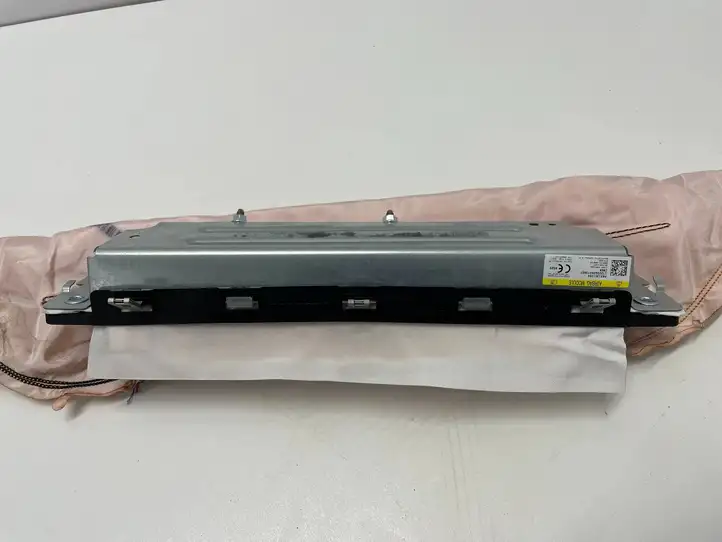 Volvo XC90 (2014 - 2019) P031351334 Коленная подушка безопасности — фото 3