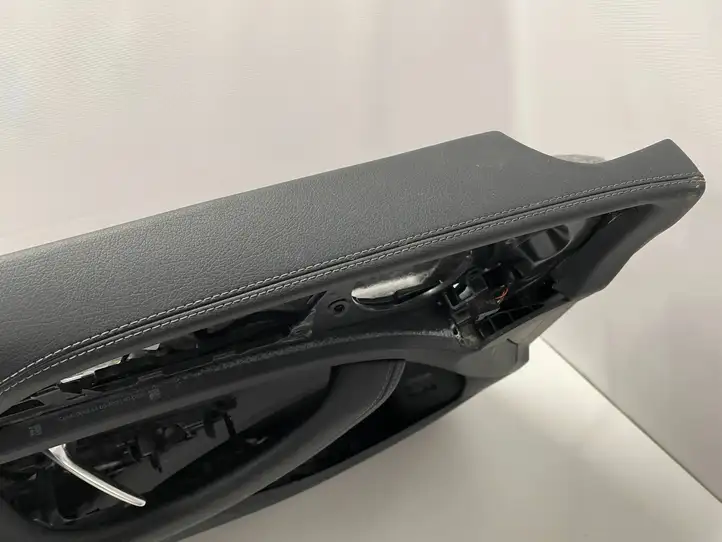 Mercedes-Benz GLE W167 (2019 - ) A167727xxxx Обшивка передней двери — фото 9