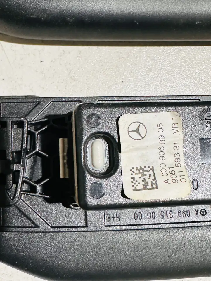Mercedes-Benz E W213 (2016 - ) A0998150036 Комплект потолочных ручек — фото 4