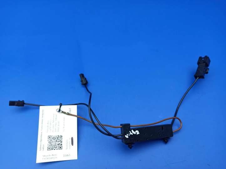 A2048708490 Mercedes-Benz E C207 W207 Antenos stiprintuvas