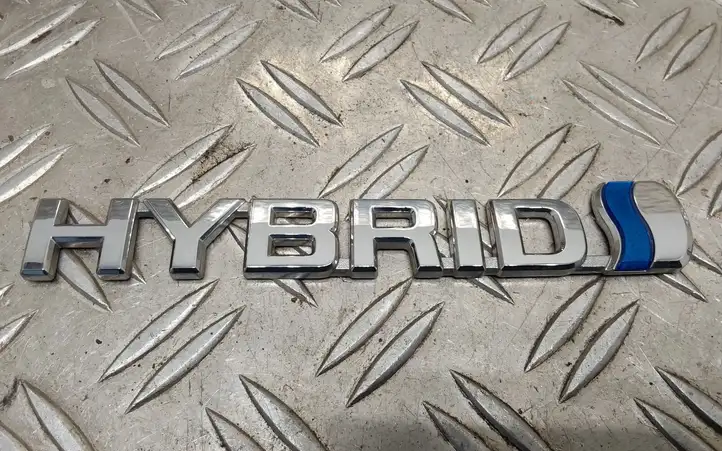 Toyota Yaris (2014 - 2019) 753740D040 Эмблема модели — фото 1