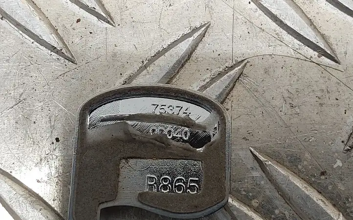 Toyota Yaris (2014 - 2019) 753740D040 Эмблема модели — фото 3