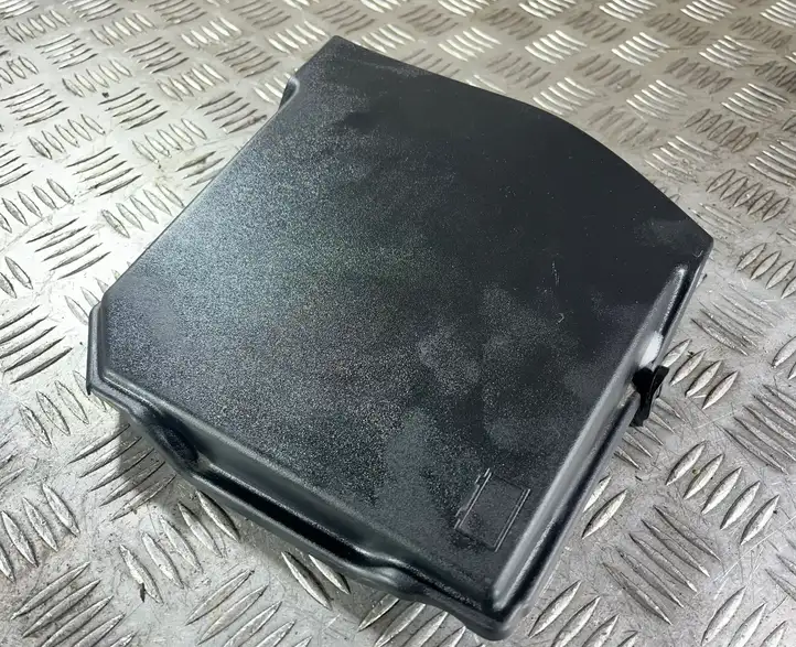 Volvo V60 (2013 - 2018) 31353766 Крышка ящика аккумулятора — фото 1