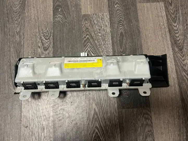 Mercedes-Benz CLA C117,X117,W117 (2013 - 2019) A1768600000 Коленная подушка безопасности — фото 3