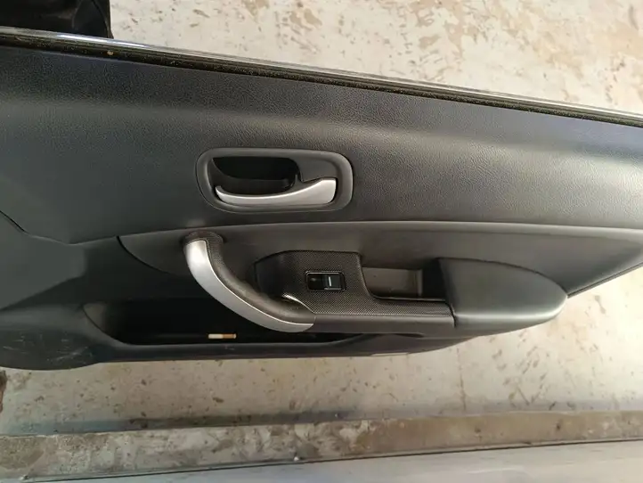 Honda Accord (2003 - 2007) Дверь — фото 2