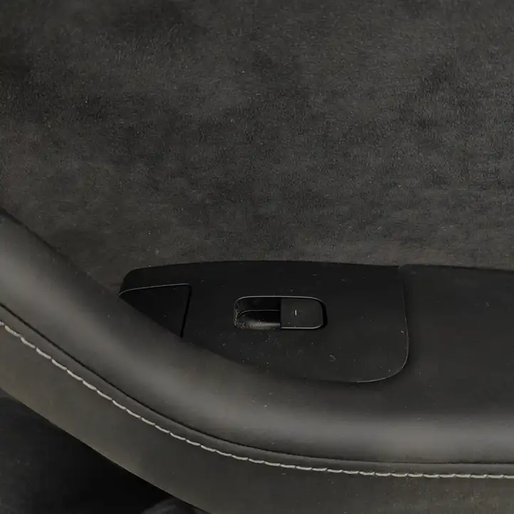 Tesla Model 3 (2017 - 2023) 158812702C Обшивка передней двери — фото 3