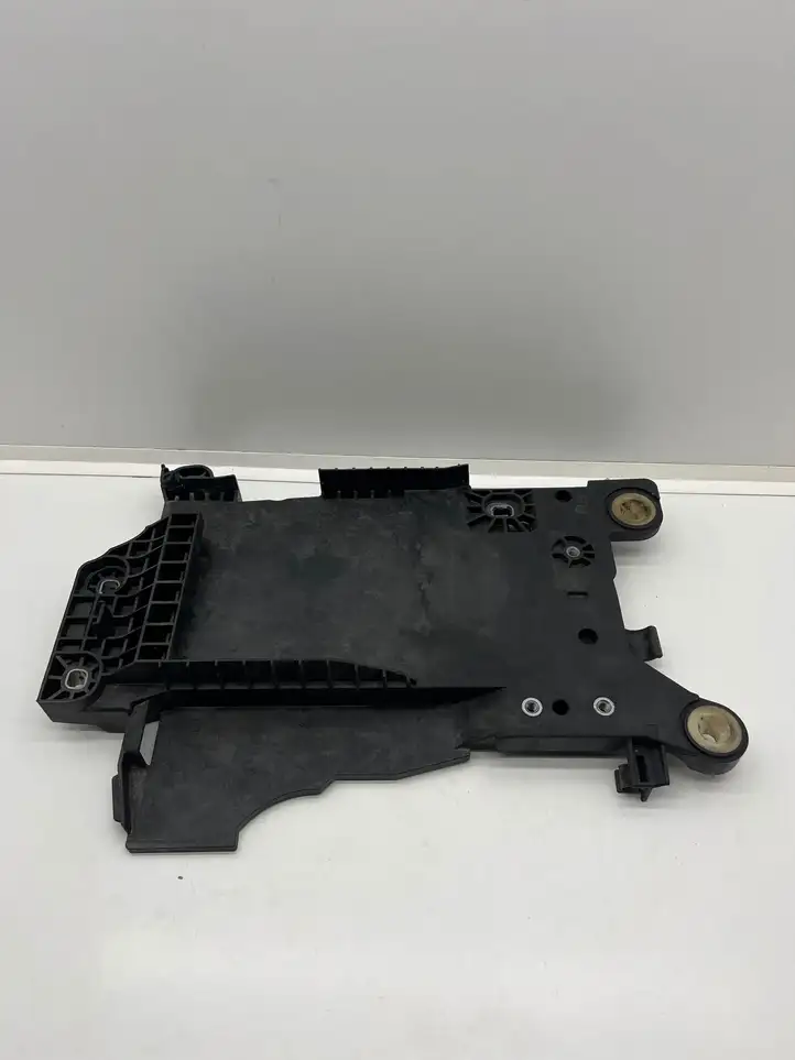 Mini One Cooper F56 F55 (2012 - 2022) 9387574 Площадка аккумулятора — фото 1