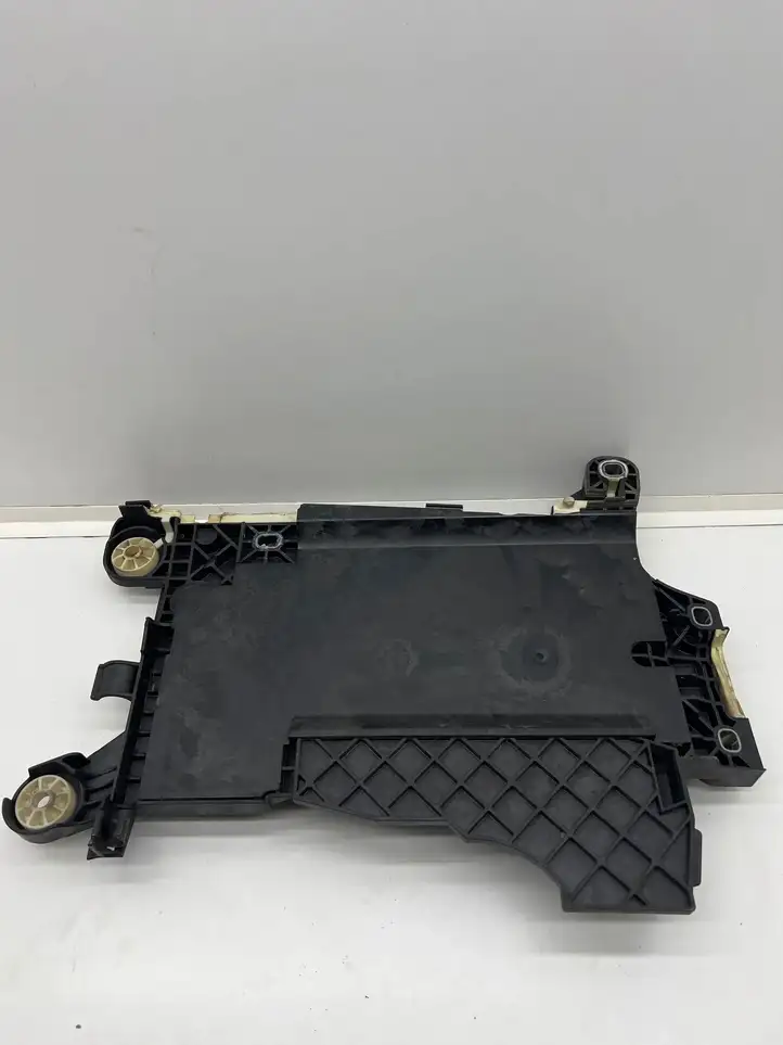 Mini One Cooper F56 F55 (2012 - 2022) 9387574 Площадка аккумулятора — фото 4