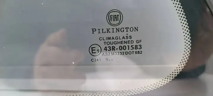 Fiat 500 (2008 - 2015) 43R001583 Заднее боковое стекло — фото 3