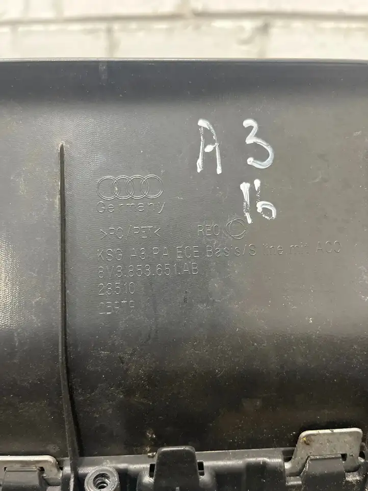 Audi A3/S3 8V (2016 - 2020) 8V3853651AB Передняя решетка — фото 2