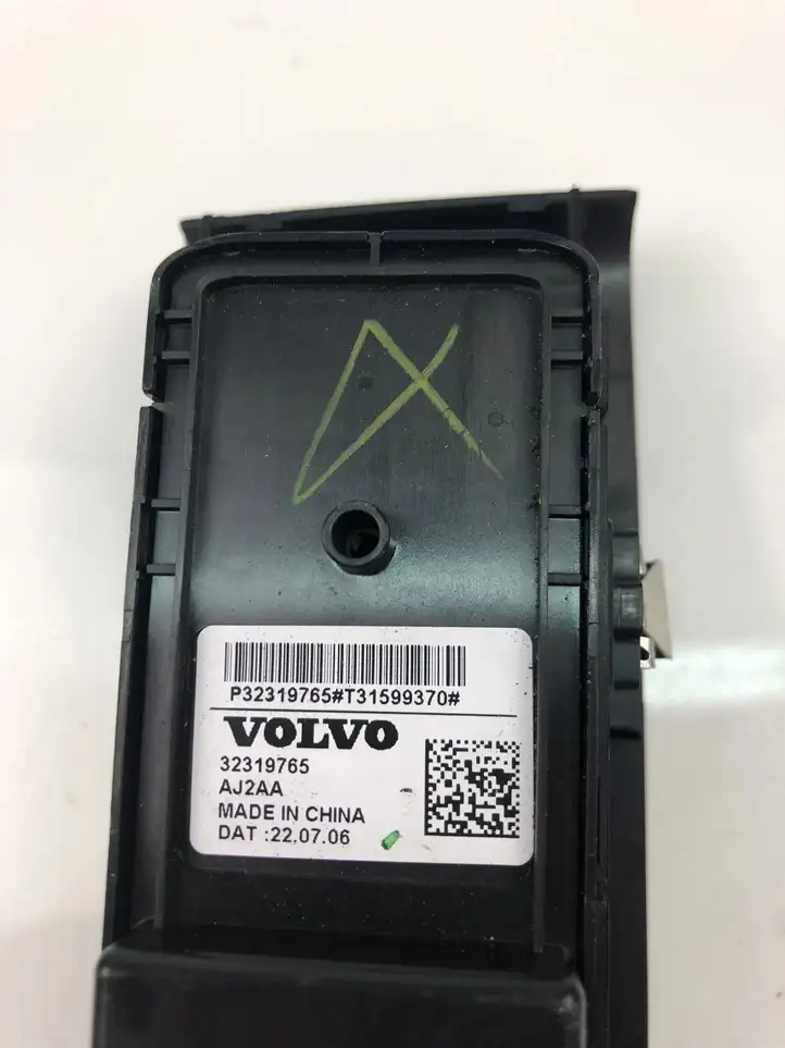 Volvo XC40 (2017 - ) 32319765 Кнопка стеклоподъемников — фото 4