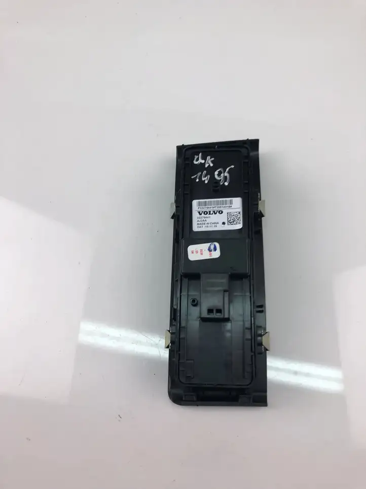 Volvo XC40 (2017 - ) 32279441 Кнопка стеклоподъемников — фото 3