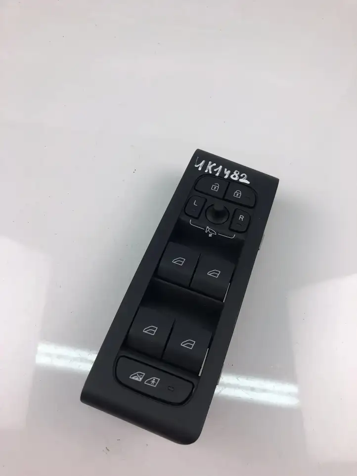 Volvo XC40 (2017 - ) 32279441 Кнопка стеклоподъемников — фото 1