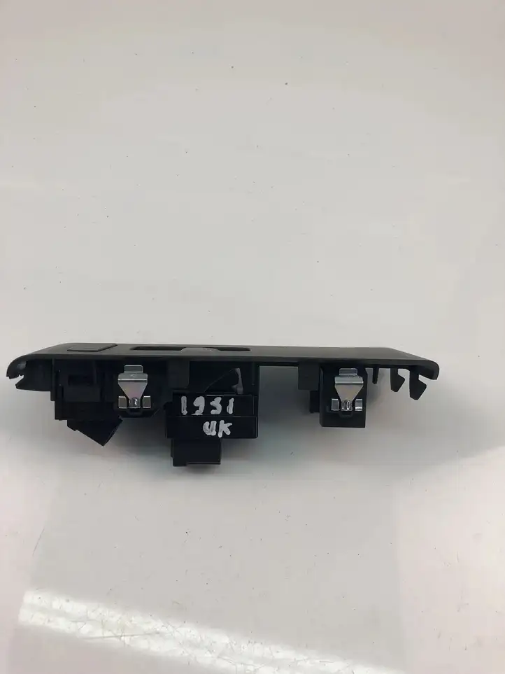 Volvo XC40 (2017 - ) 31456060 Кнопка стеклоподъемников — фото 3