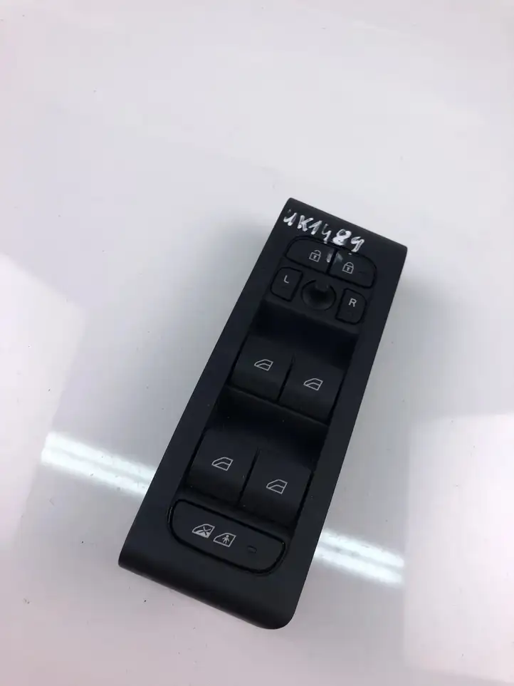 Volvo XC40 (2017 - ) 32279441 Кнопка стеклоподъемников — фото 1