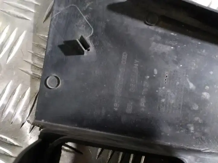 Audi A6 S6 C5 4B (1997 - 2001) 4B0972807D Крышка двигателя декоративная — фото 3