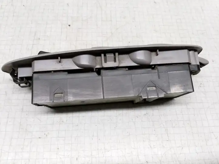 Nissan Almera (2000 - 2006) 80961BU400 Кнопка стеклоподъемников — фото 2