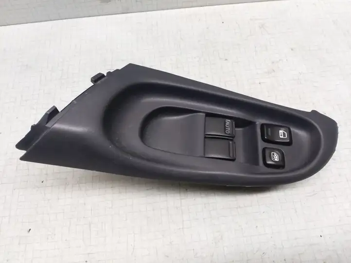Nissan Almera N16 (2000 - 2010) 80961BM500 Блок кнопок стеклоподъемников — фото 1