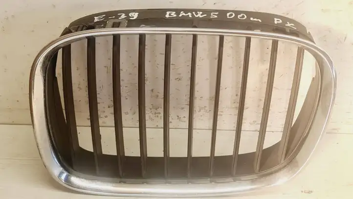 BMW 5 E39 (1996 - 2003) 8159313 Передняя решетка — фото 1