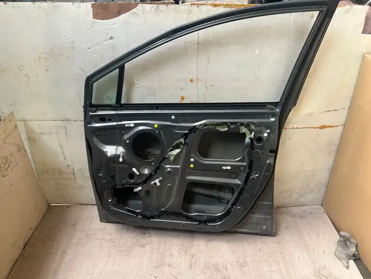Toyota Corolla Verso AR10 (2004 - 2009) Дверь — фото 2