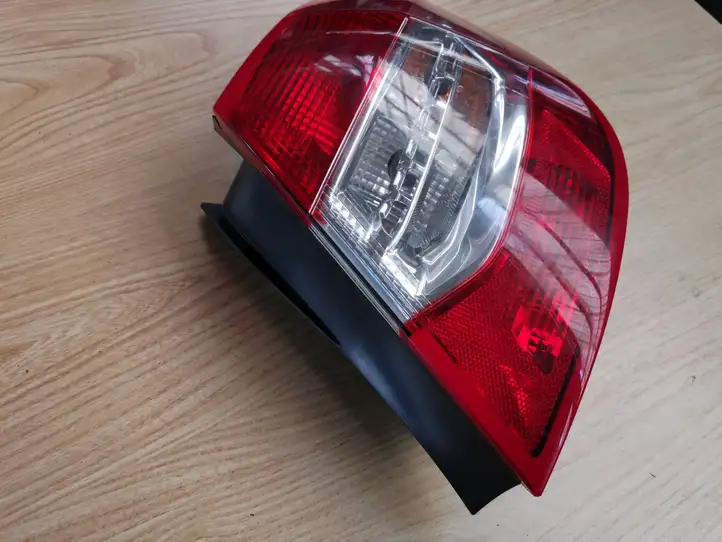 Citroen C4 (2011 - 2016) VPAP2X13404A Задний фонарь в кузове — фото 4