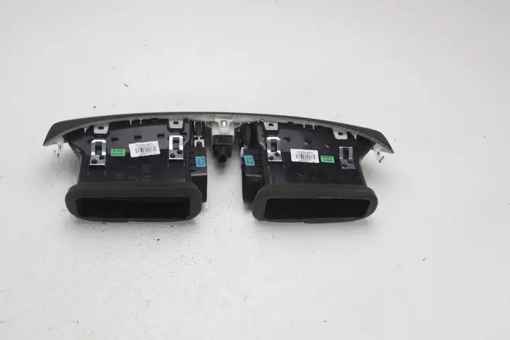 Nissan Qashqai (2017 - 2020) 687504EA0B Центральный воздушный дефлектор — фото 5