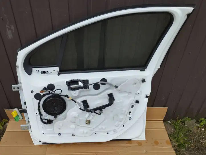 Peugeot 208 (2015 - 2019) Дверь — фото 7