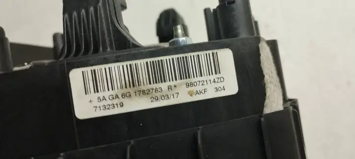 Peugeot 208 (2015 - 2019) 98072114ZD Подушка безопасности руля — фото 4
