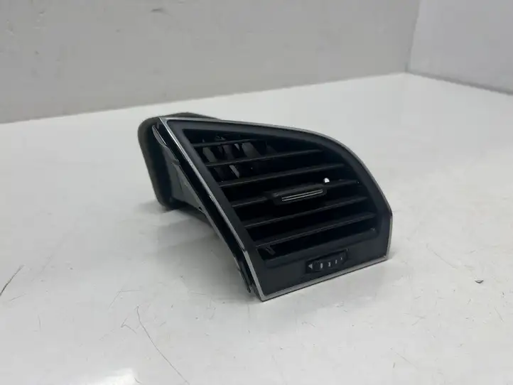 Skoda Fabia Mk3 (NJ) (2015 - 2021) 6V0819702C Боковой воздушный дефлектор — фото 1