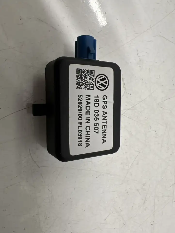 Skoda Fabia Mk3 (NJ) (2015 - 2021) 18D035507 GPS антенна — фото 2