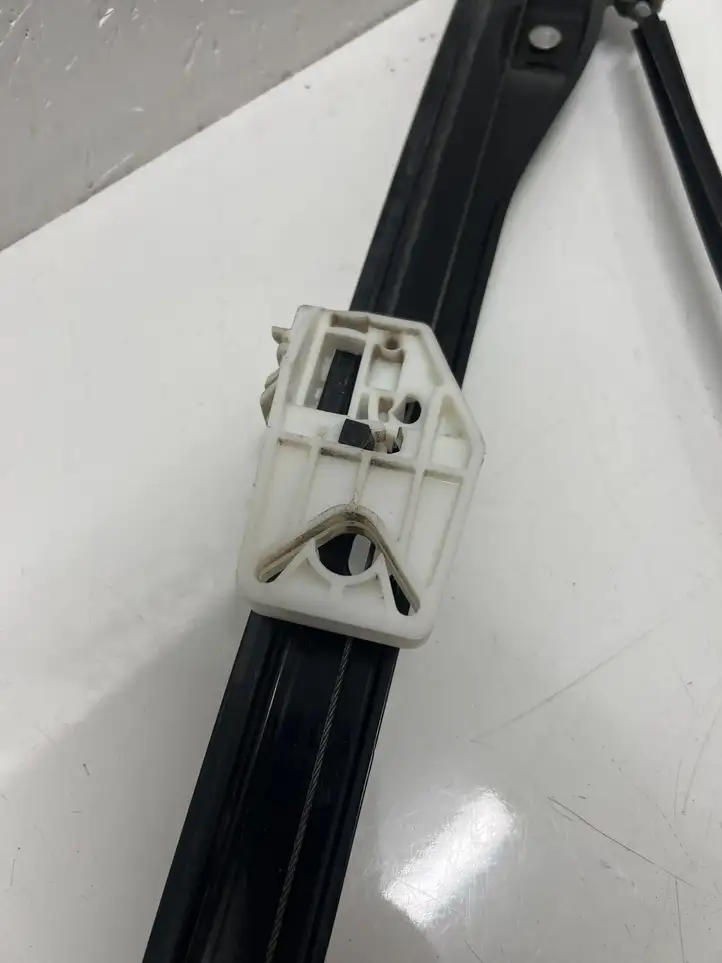Skoda Fabia Mk3 (NJ) (2015 - 2021) 122970 Стеклоподъемник передней двери (без мотора) — фото 3