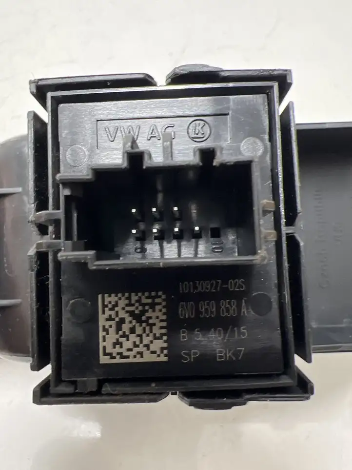 Skoda Fabia Mk3 (NJ) (2015 - 2021) 6V0959858A Блок кнопок стеклоподъемников — фото 4