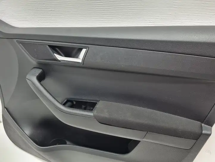 Skoda Fabia Mk3 (NJ) (2015 - 2021) 6V1867014K Обшивка передней двери — фото 2