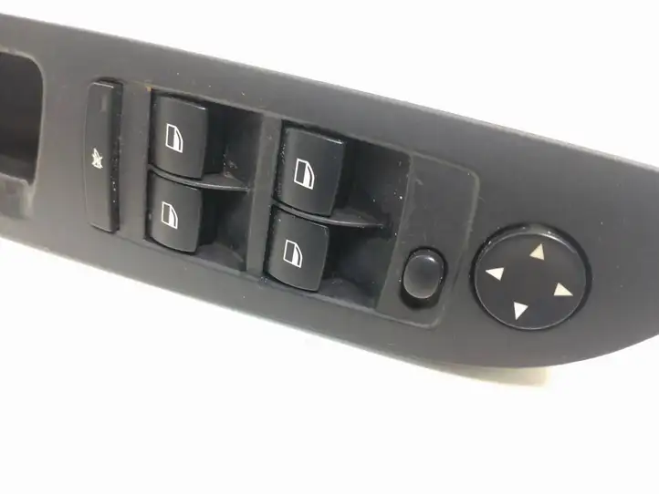 BMW 5 E60 E61 (2004 - 2010) 9122110 Кнопка стеклоподъемников — фото 2