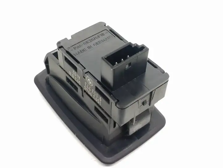 BMW 5 E60 E61 (2004 - 2010) 9113773 Кнопка стеклоподъемников — фото 3