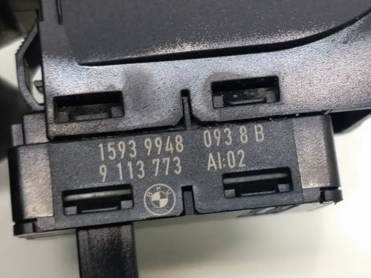 BMW 5 E60 E61 (2004 - 2010) 9113773 Кнопка стеклоподъемников — фото 5