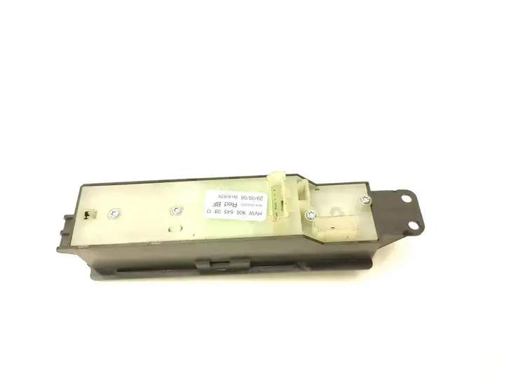 Mercedes-Benz Sprinter W906 (2006 - 2018) 9065450913 Кнопка стеклоподъемников — фото 3