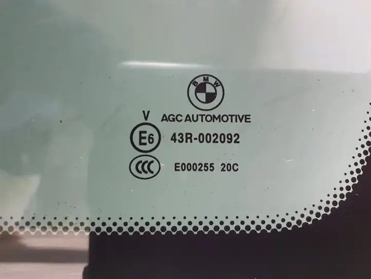 BMW 5 G30 G31 (2016 - ) 7387468 Заднее боковое стекло — фото 2