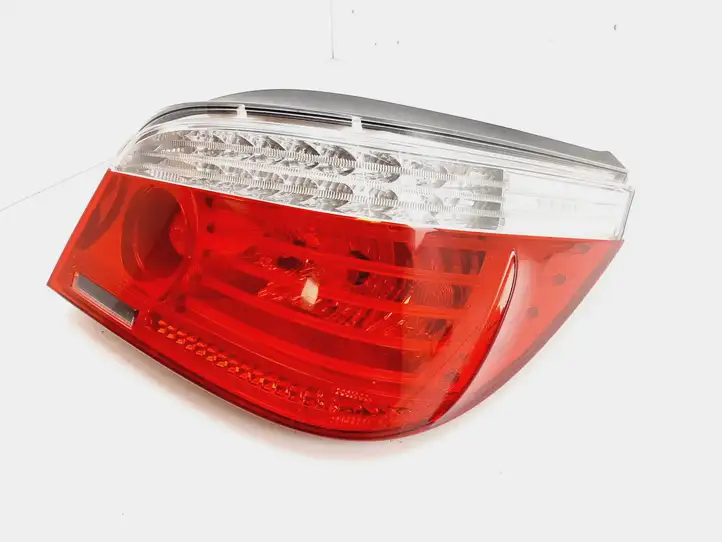 BMW 5 E60 E61 (2004 - 2010) 7177702 Задний фонарь в кузове — фото 1