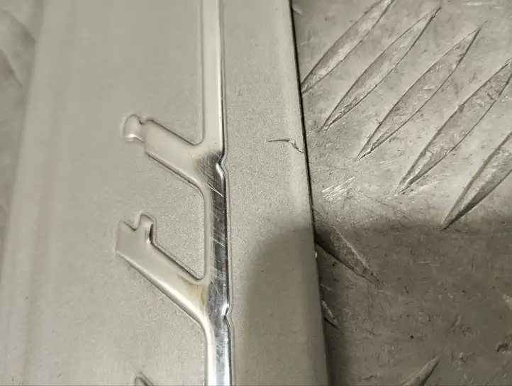 Maserati GranTurismo (2007 - 2019) Внутренняя отделка переднего порога — фото 6