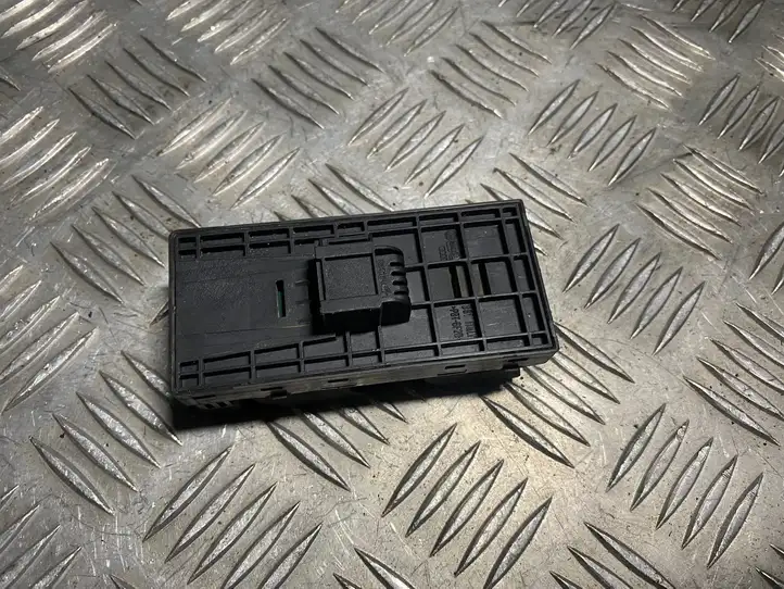 Audi A4 S4 B7 8E 8H (2004 - 2009) 8E0959851 Кнопка стеклоподъемников — фото 3