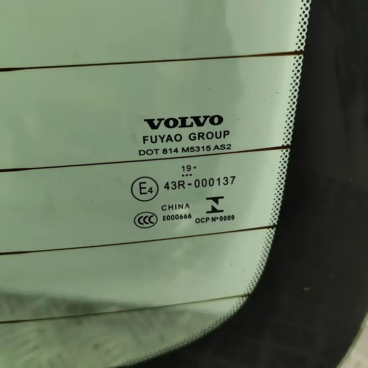 Volvo S60 (2018 - ) 32368813 Заднее стекло — фото 9
