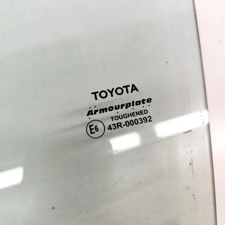 Toyota Hilux (AN120, AN130) (2017 - 2020) 681020K280 Стекло передней двери — фото 4