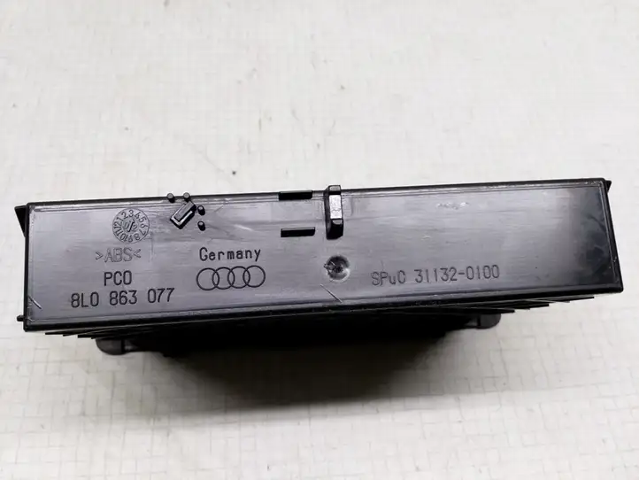 Audi A3/S3 8L (2000 - 2003) 8L0863077 Вещевой ящик — фото 3