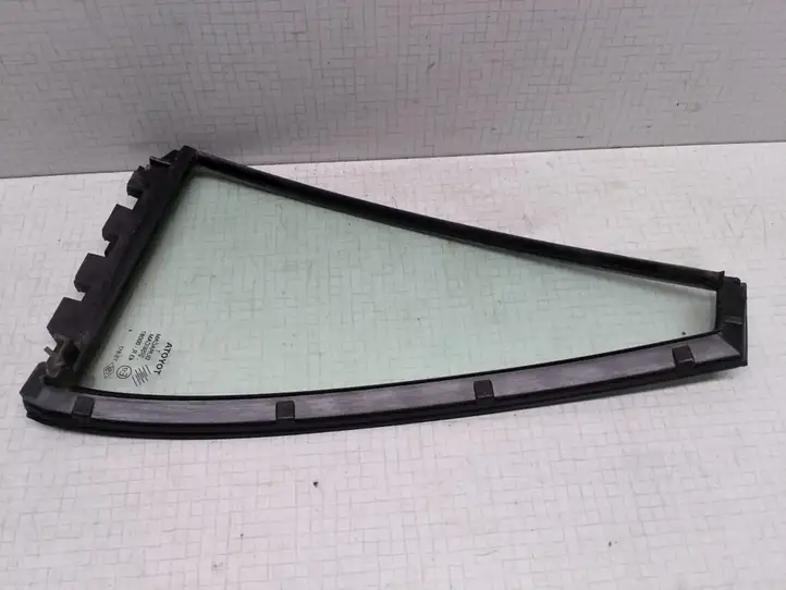 Toyota Corolla E120 E130 (2004 - 2007) 6818813080 Форточка двери — фото 2