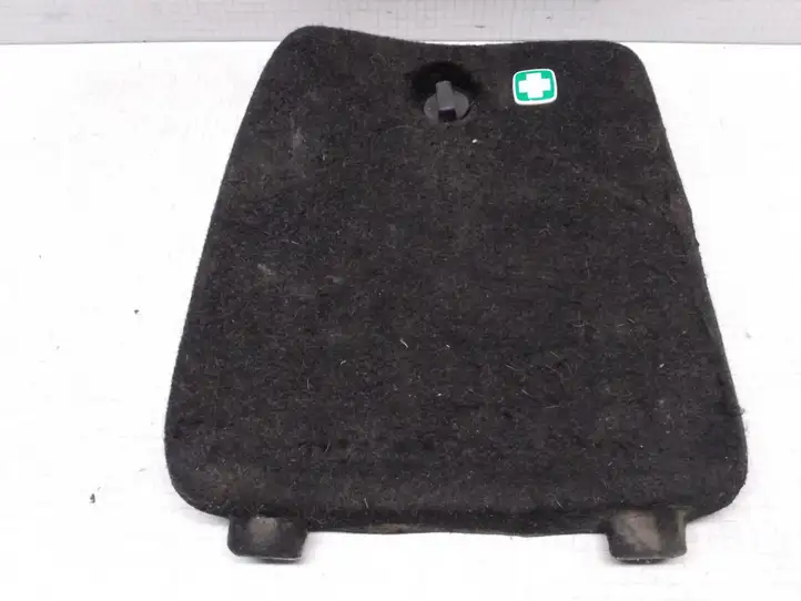 Toyota Corolla E120 E130 (2004 - 2007) Прочая отделка багажника — фото 1