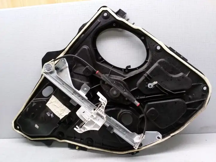 Ford Fiesta (2006 - 2008) 2S61A045H22A Механический стеклоподъемник задней двери — фото 2